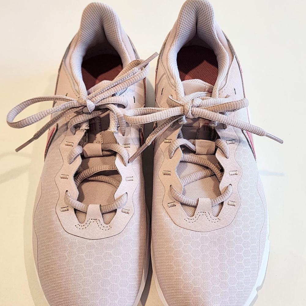 Women's Nike Legend Essential 8.5